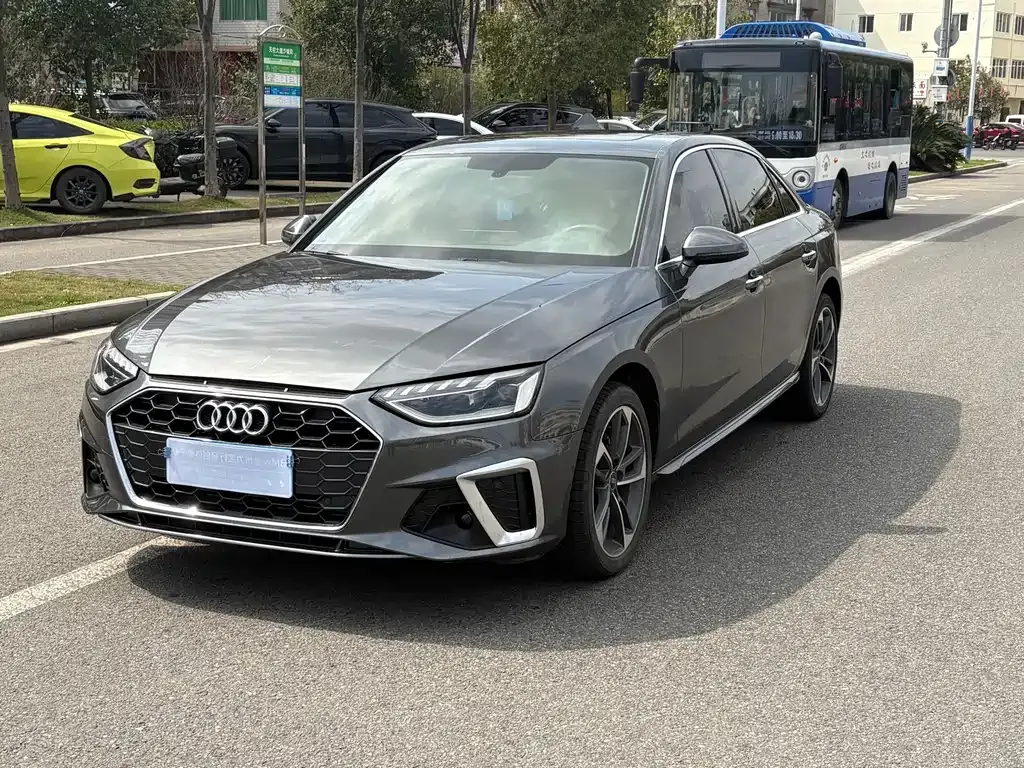 Audi A4L 2023 из CN, фото 1