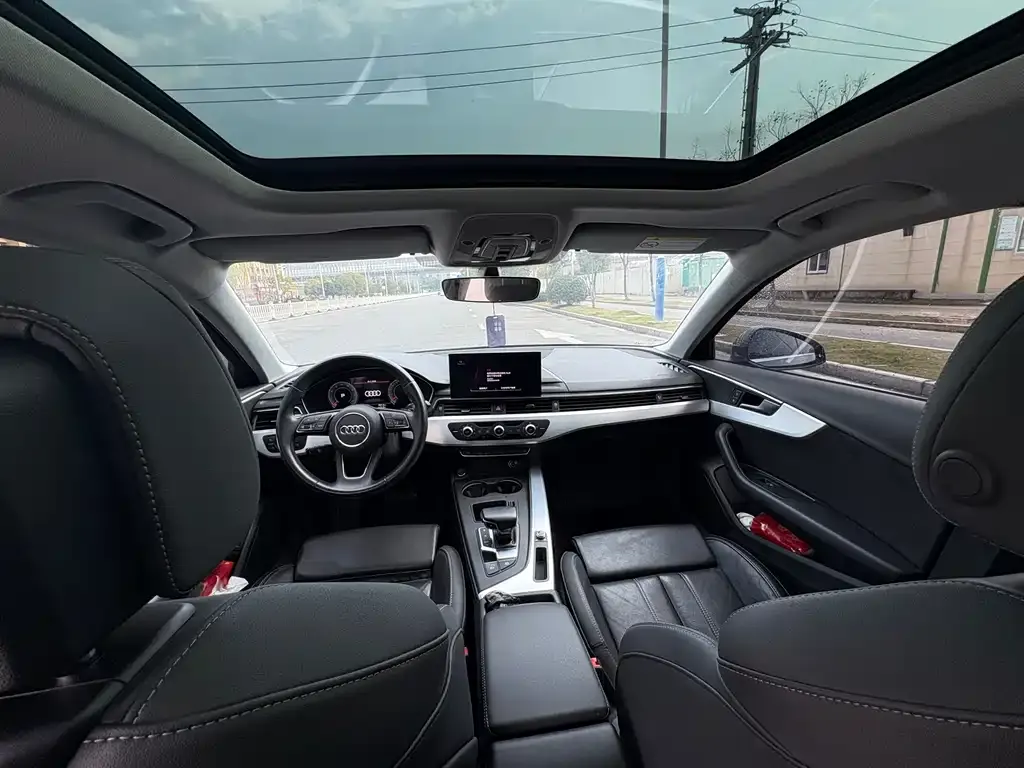 Audi A4L 2023 из CN, фото 2