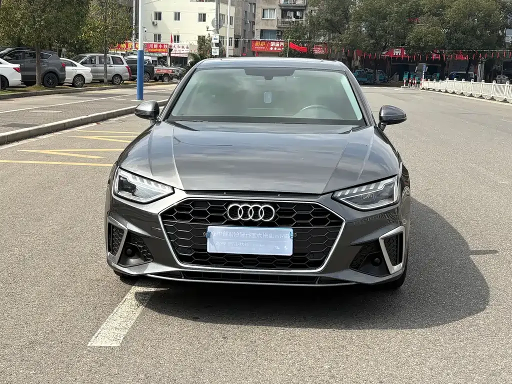 Audi A4L 2023 из CN, фото 4