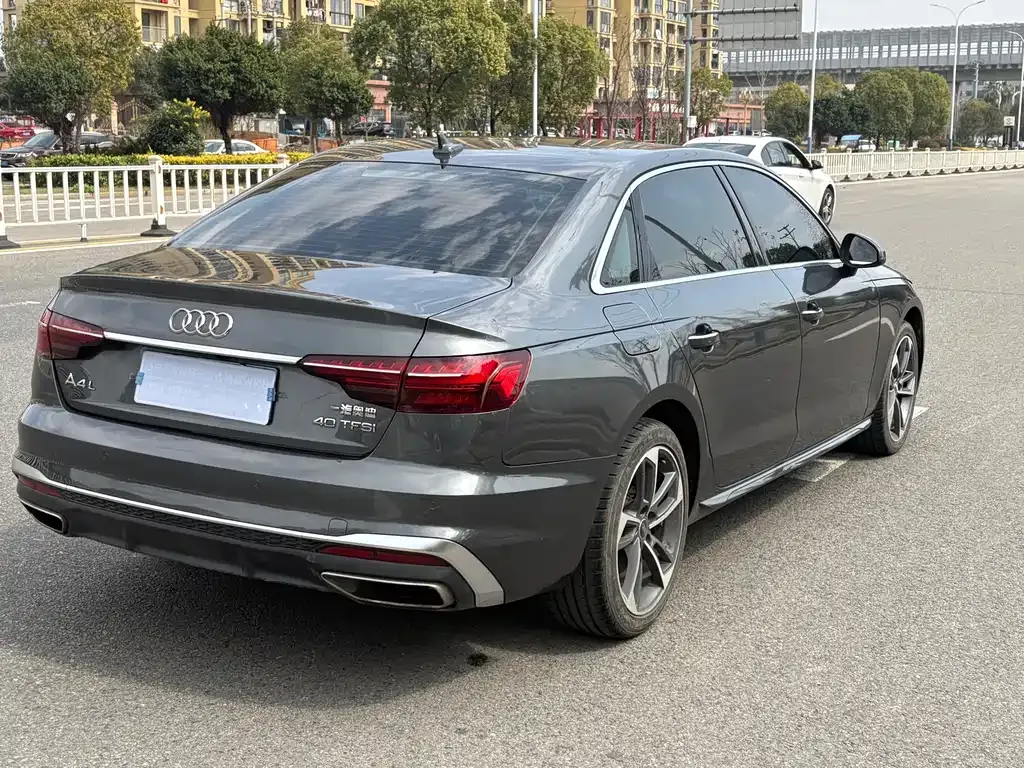 Audi A4L 2023 из CN, фото 10