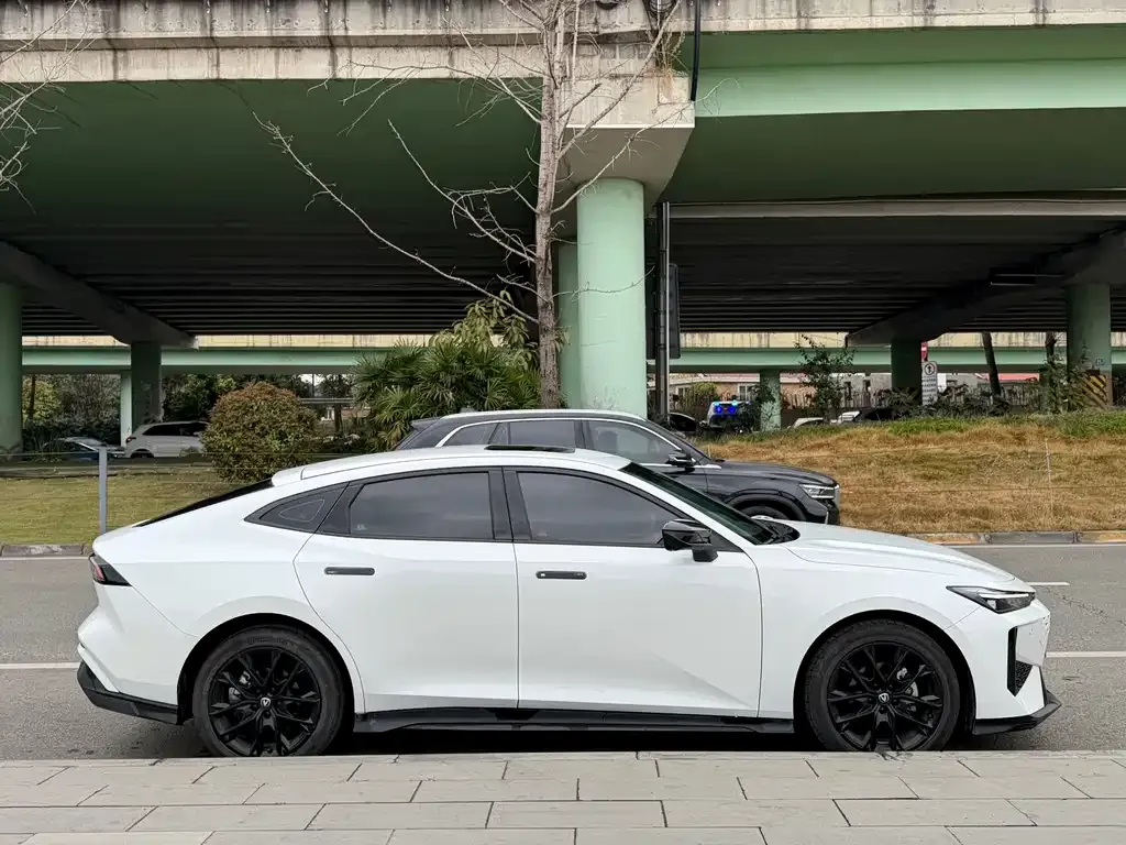 Changan UNI-V 2024 из CN, фото 2