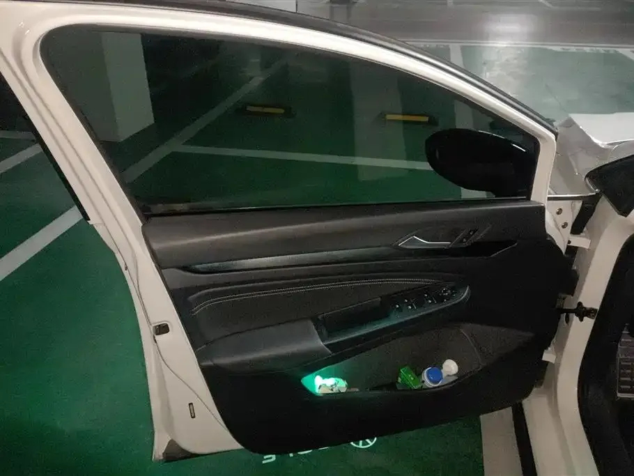 Volkswagen Golf 2021 из CN, фото 3