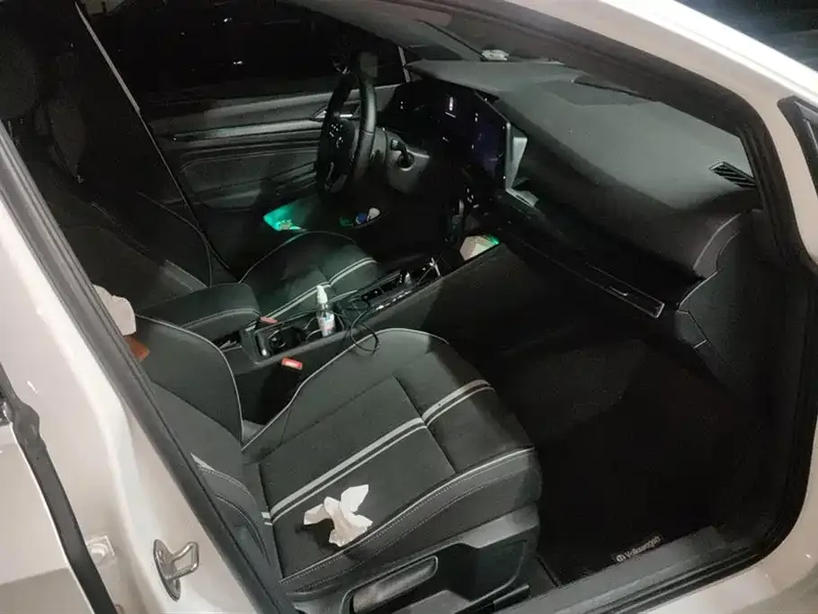 Volkswagen Golf 2021 из CN, фото 10
