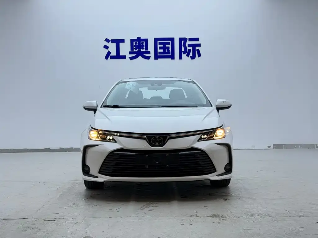 Toyota Corolla — фото 4