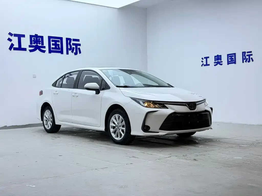 Toyota Corolla — фото 2