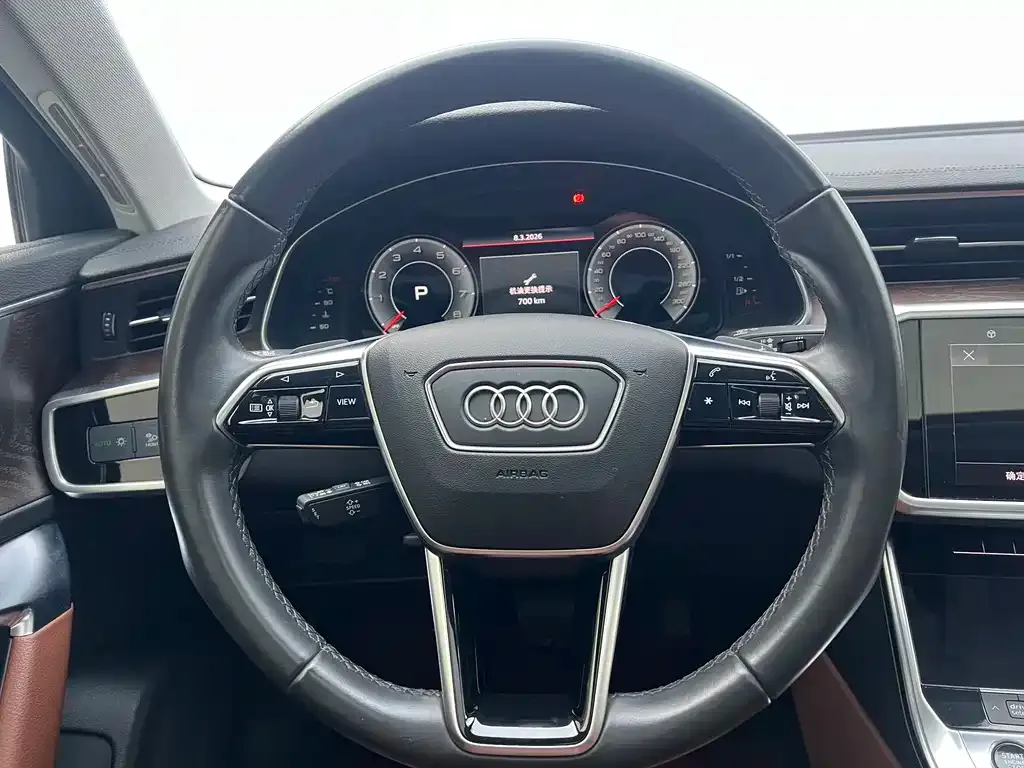 Audi A6L — фото 9