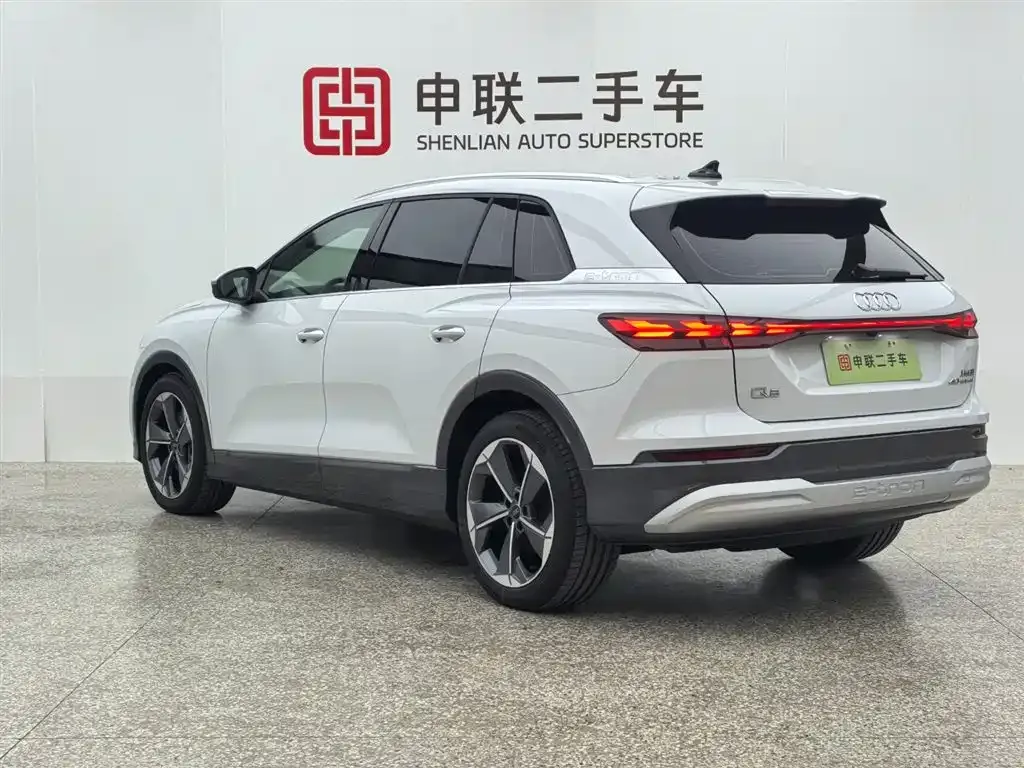 Audi Q5 e-tron — фото 10