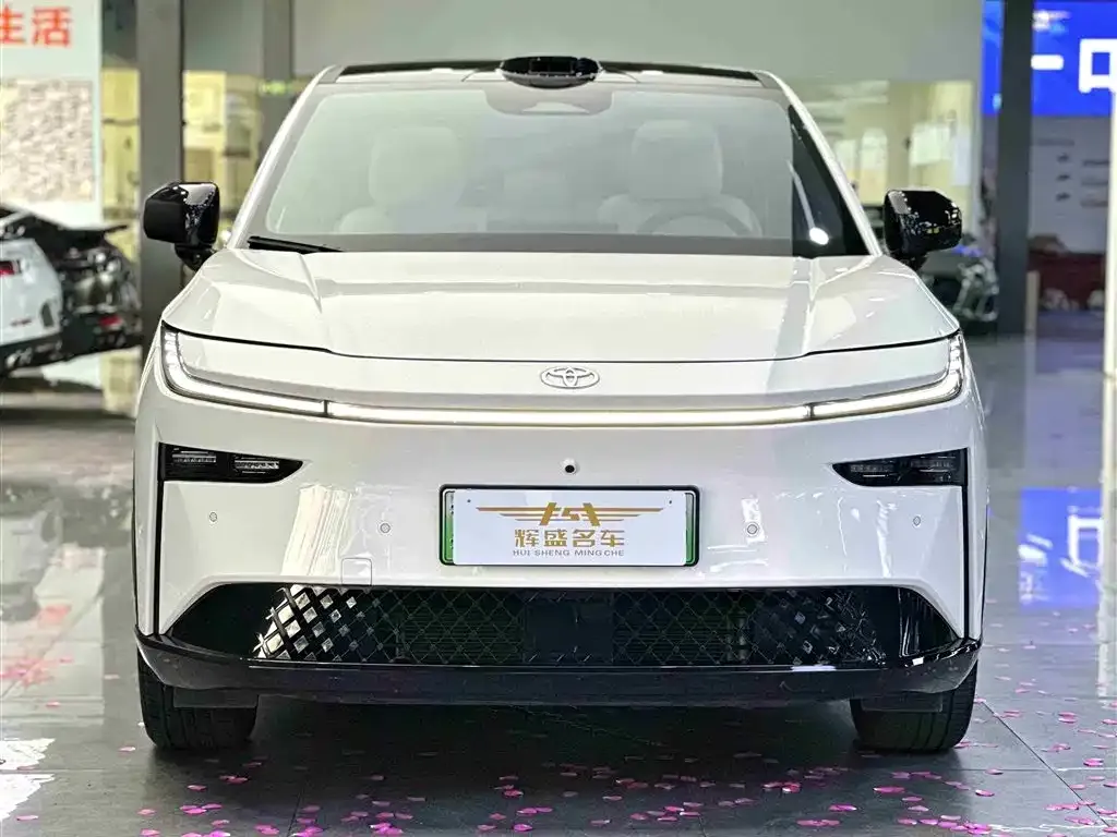 Toyota Platinum 3X 2025 из CN, фото 9