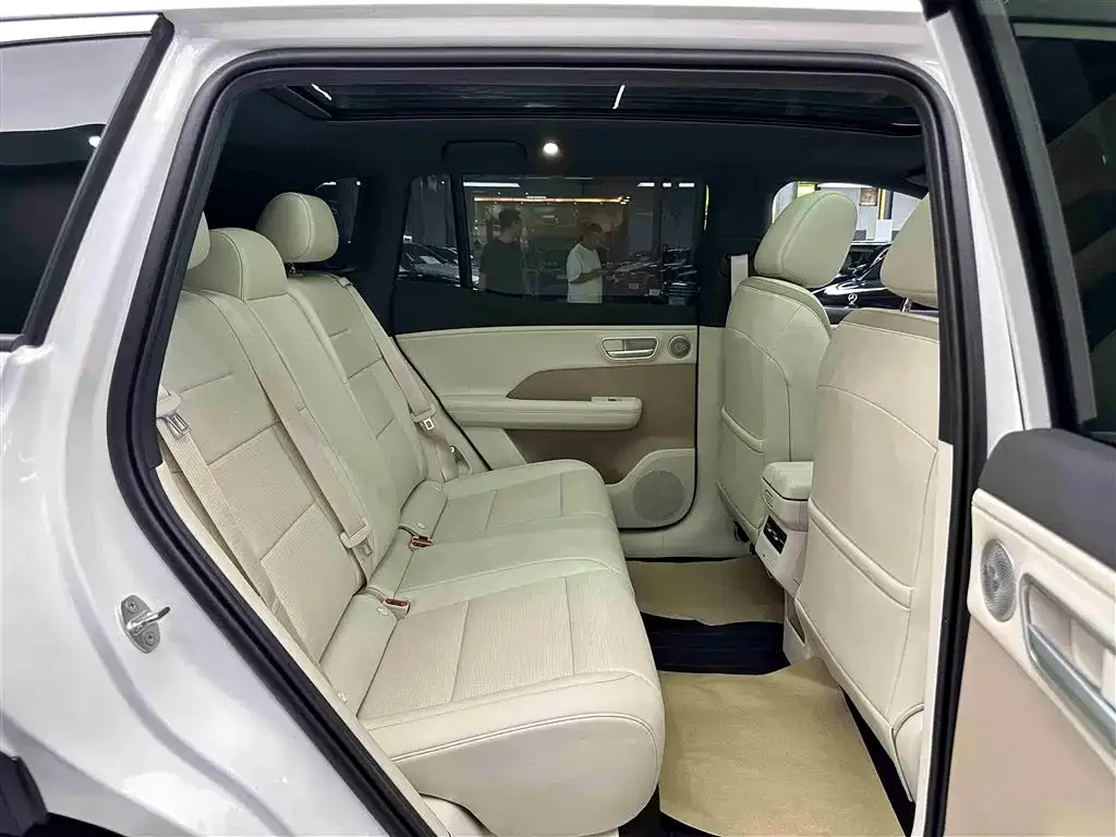 Toyota Platinum 3X 2025 из CN, фото 6