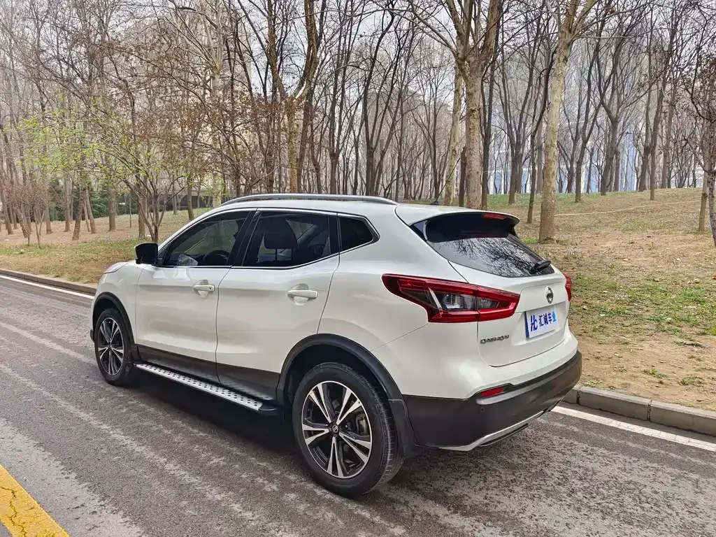 Nissan Qashqai — фото 5