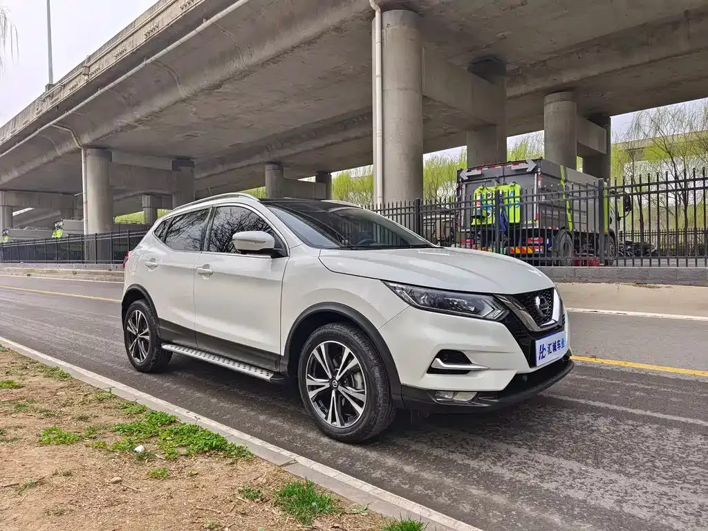 Nissan Qashqai — фото 4
