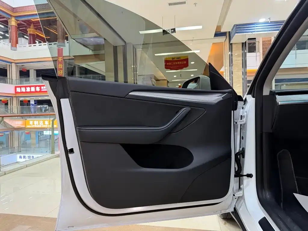 Tesla Model Y 2024 из CN, фото 7