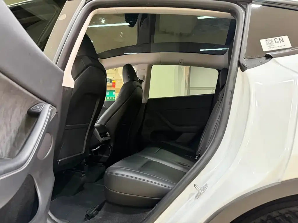 Tesla Model Y 2024 из CN, фото 4