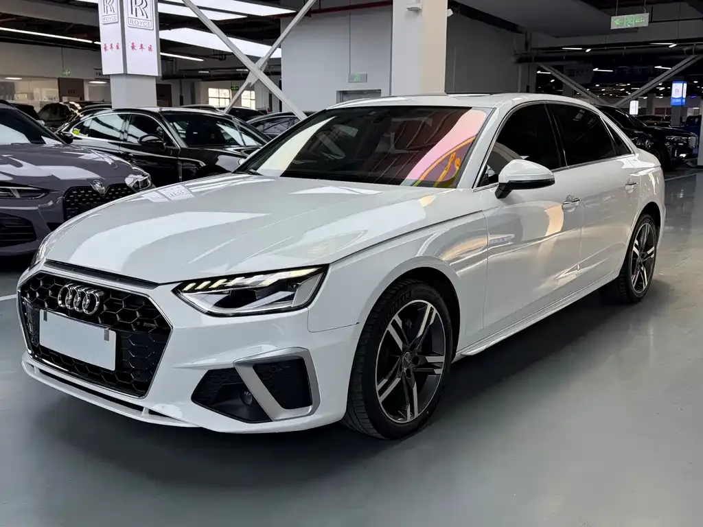 Audi A4L 2021 из CN, фото 1