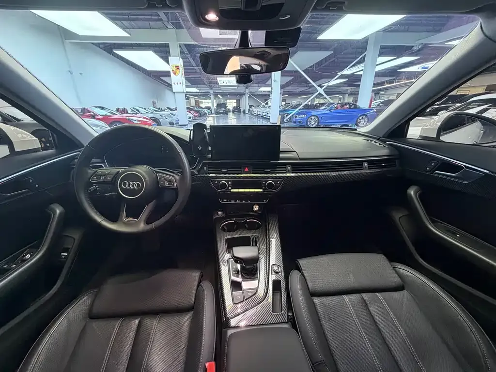 Audi A4L 2021 из CN, фото 7