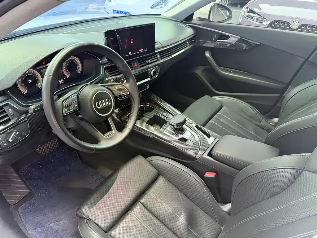 Audi A4L 2021 из CN, фото 9