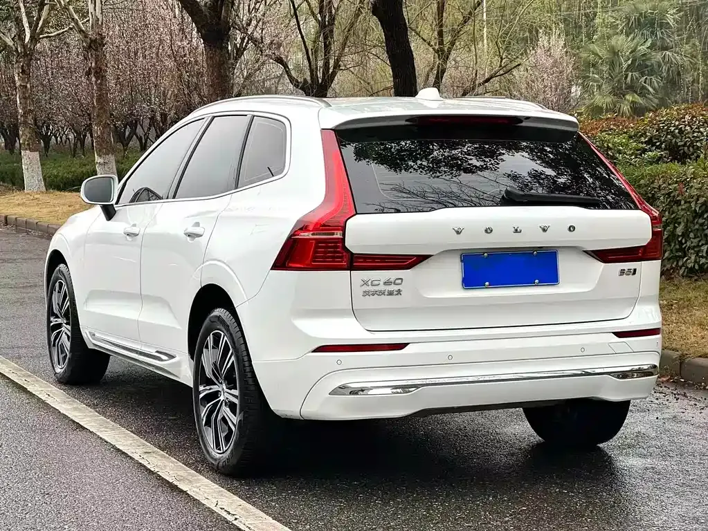 Volvo XC60 — фото 3