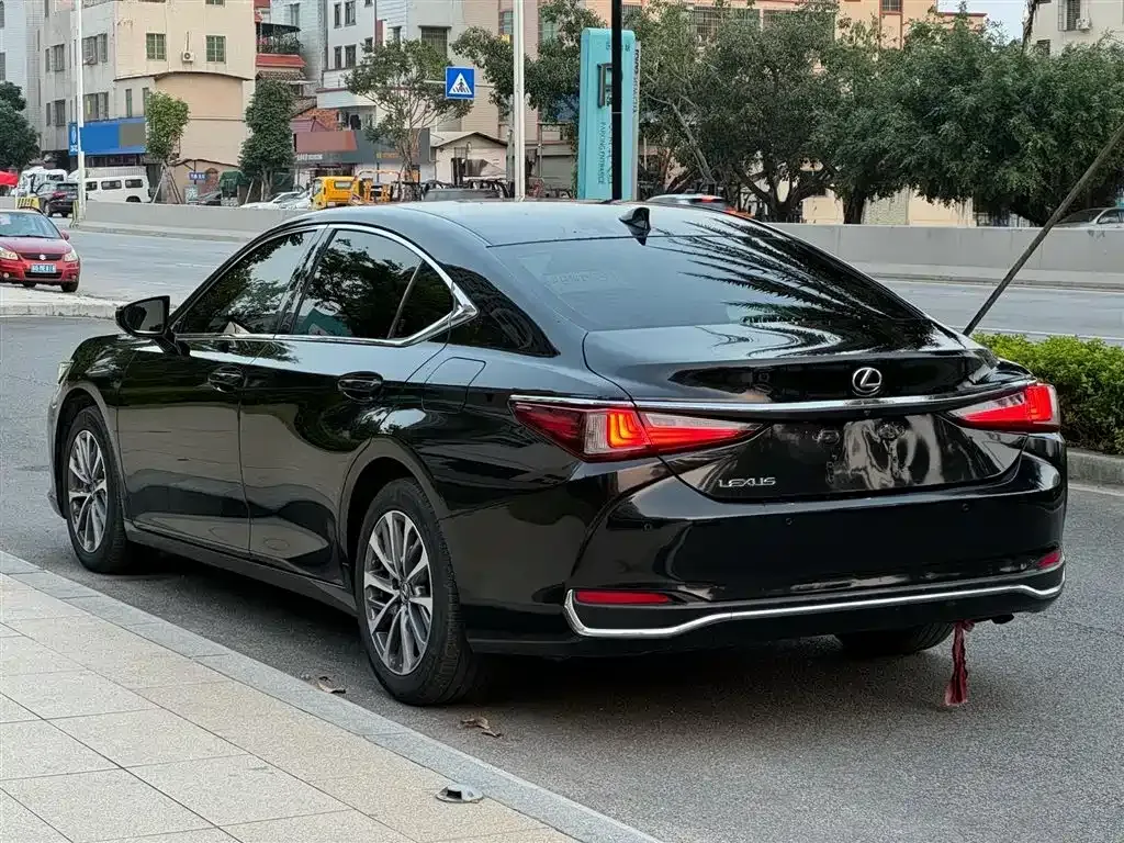 Lexus ES — фото 6