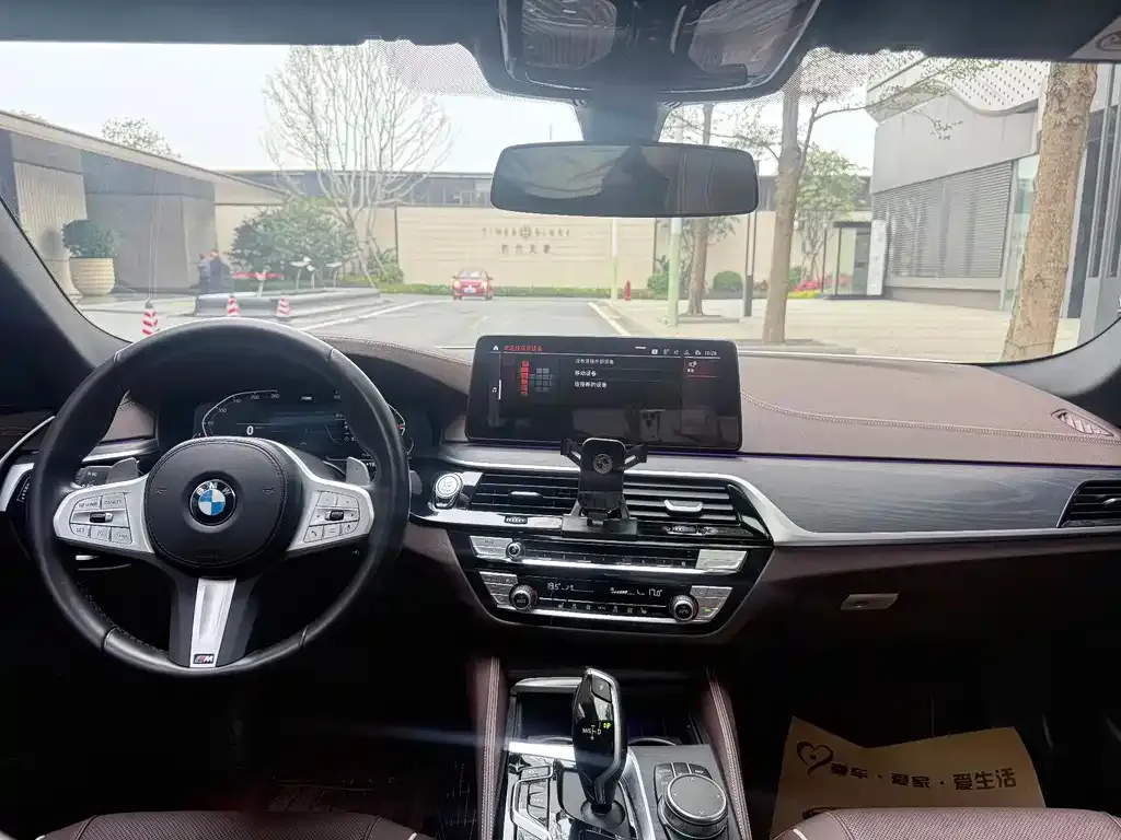 BMW 5 Series — фото 10
