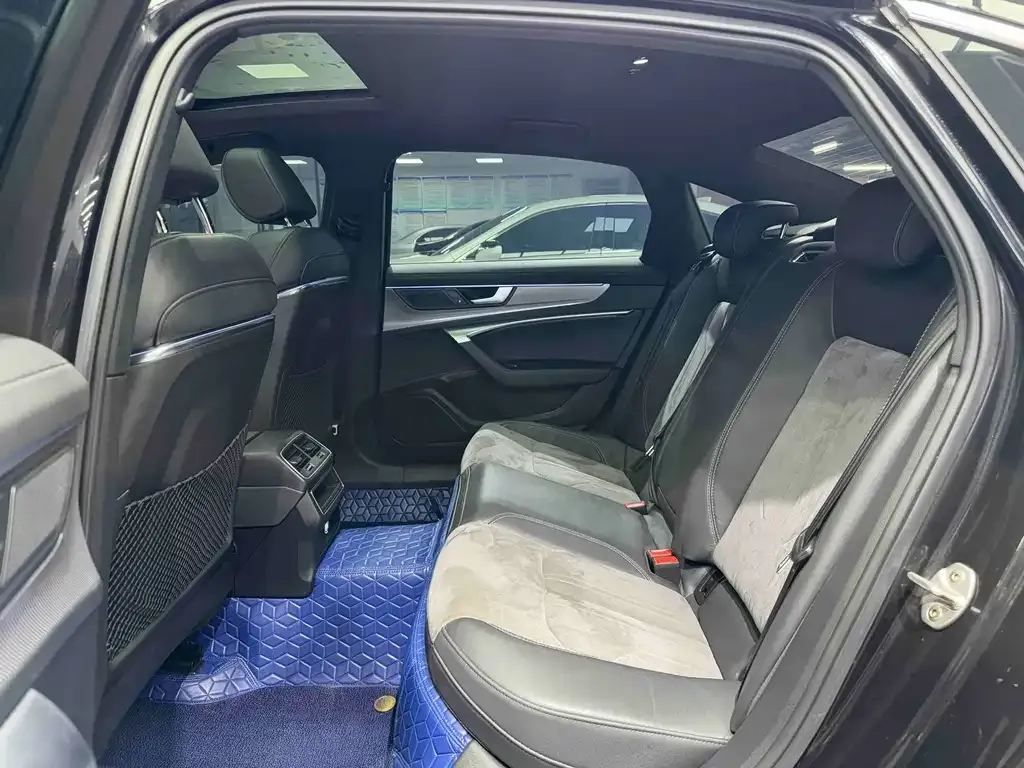 Audi A6L 2021 из CN, фото 8