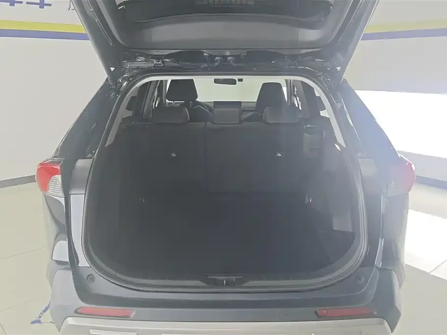 Toyota RAV4 2025 из CN, фото 7
