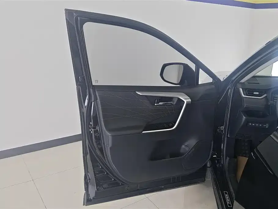Toyota RAV4 2025 из CN, фото 8