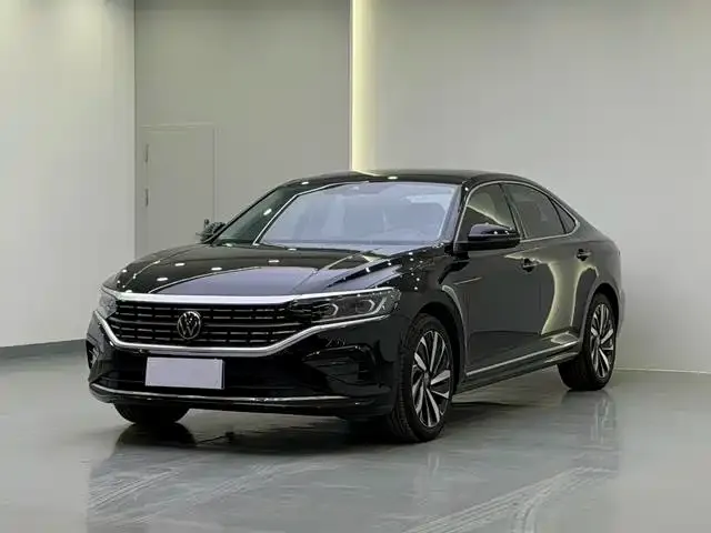 Volkswagen Passat — фото 1