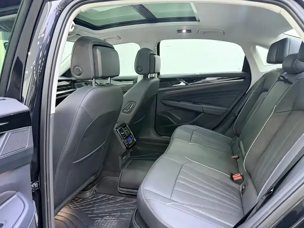 Volkswagen Passat — фото 3