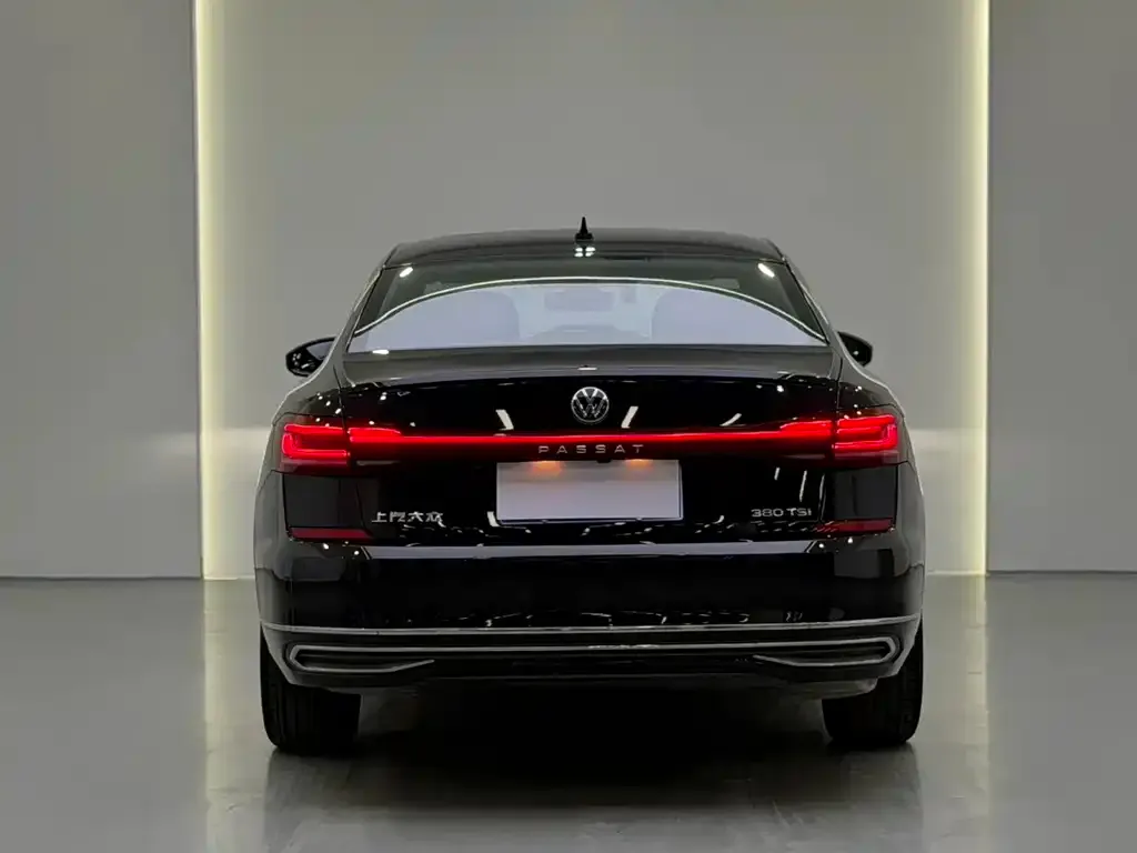 Volkswagen Passat — фото 9