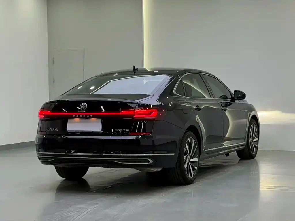 Volkswagen Passat — фото 4