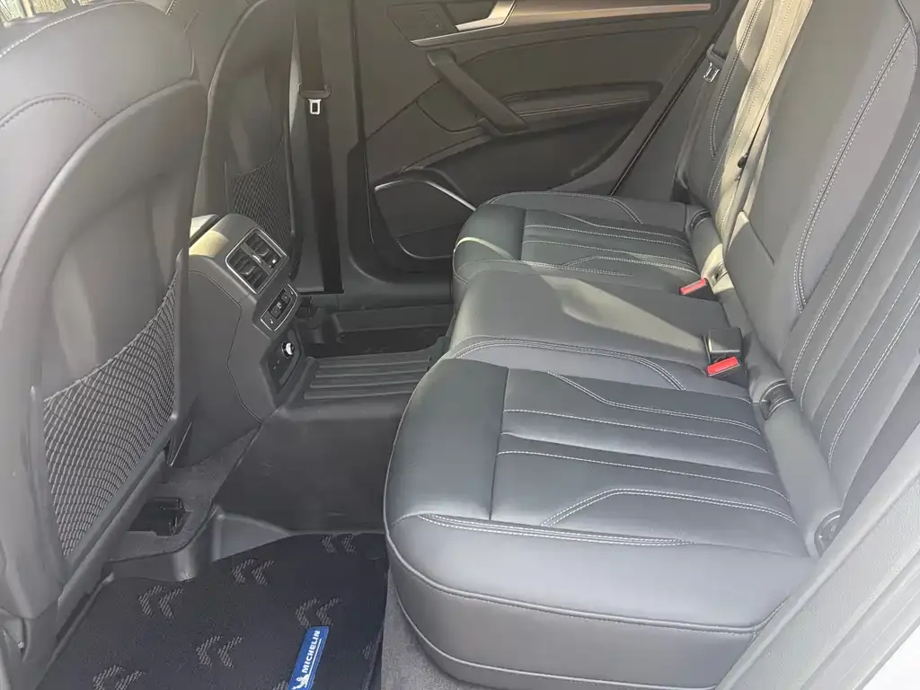 Audi Q5L 2023 из CN, фото 2