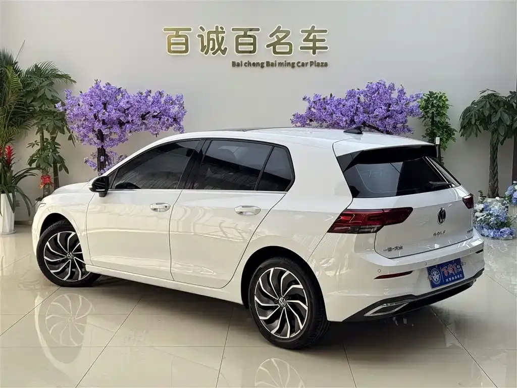 Volkswagen Golf 2023 из CN, фото 10