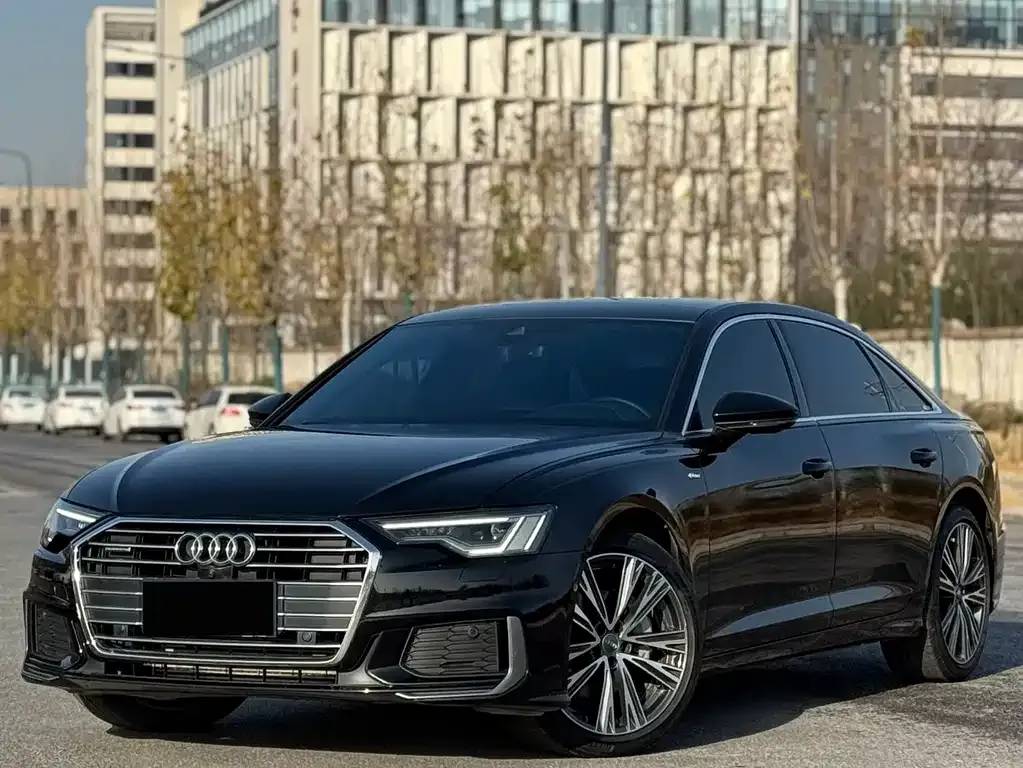 Audi A6L — фото 1