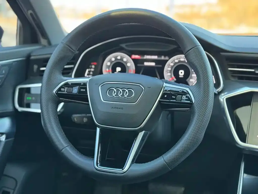 Audi A6L — фото 7
