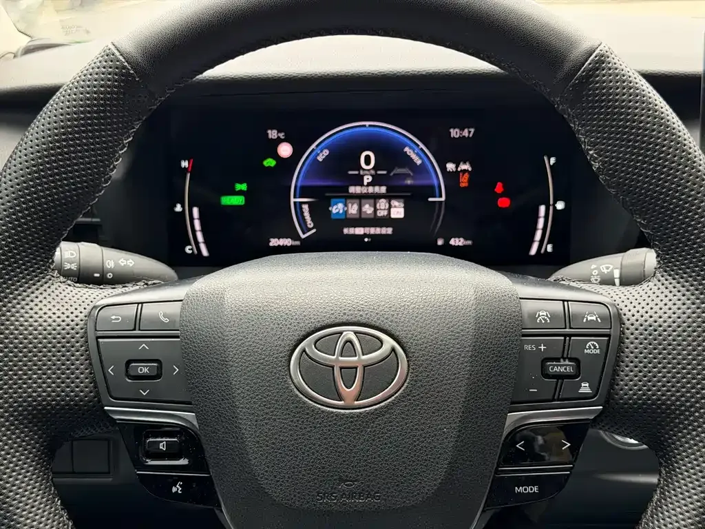 Toyota Camry — фото 8