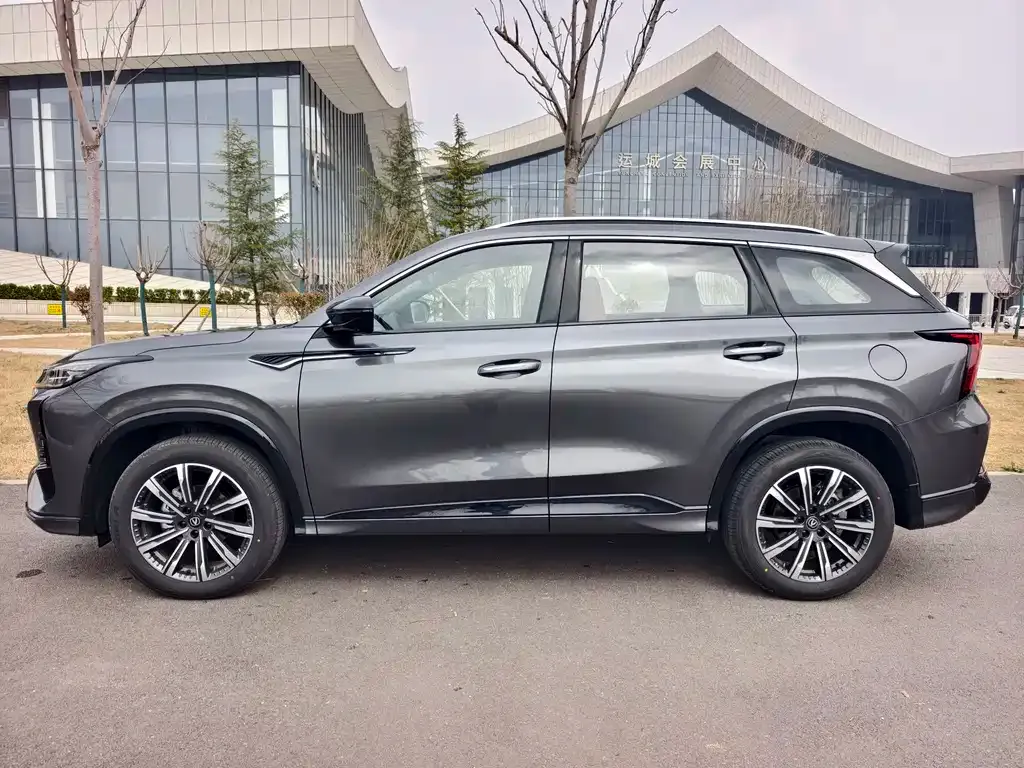 Changan CS75PLUS — фото 7