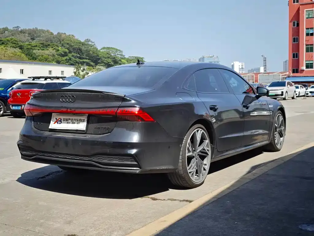 Audi A7L — фото 2