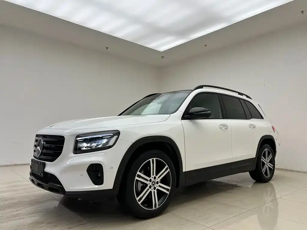 Mercedes-Benz GLB — фото 1