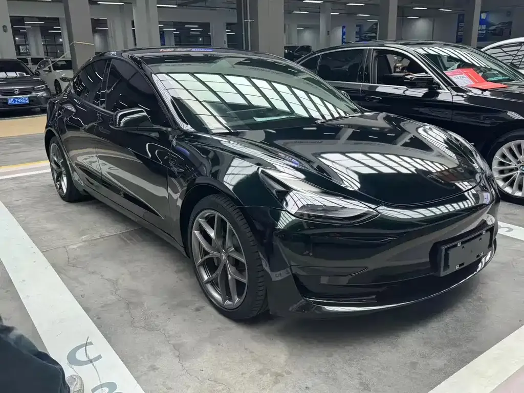 Tesla Model 3 — фото 7