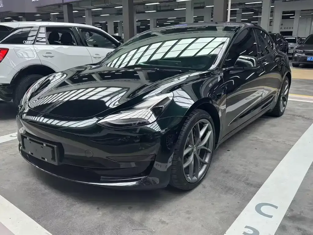 Tesla Model 3 — фото 6