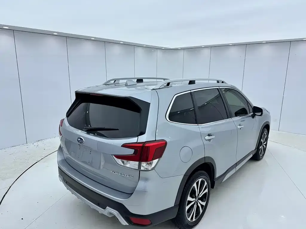 Subaru Forester 2022 из CN, фото 7
