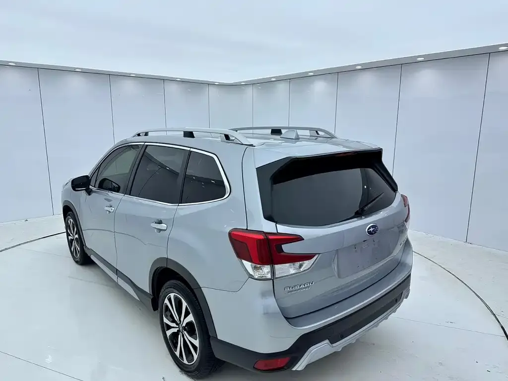 Subaru Forester 2022 из CN, фото 4