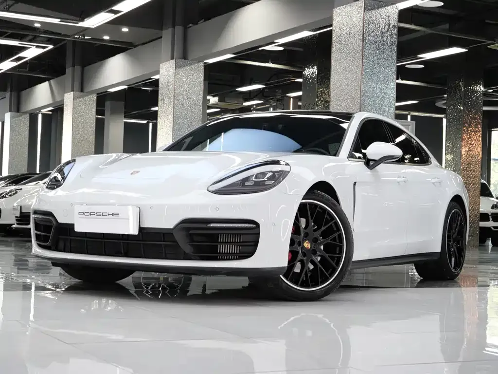 Porsche Panamera — фото 1