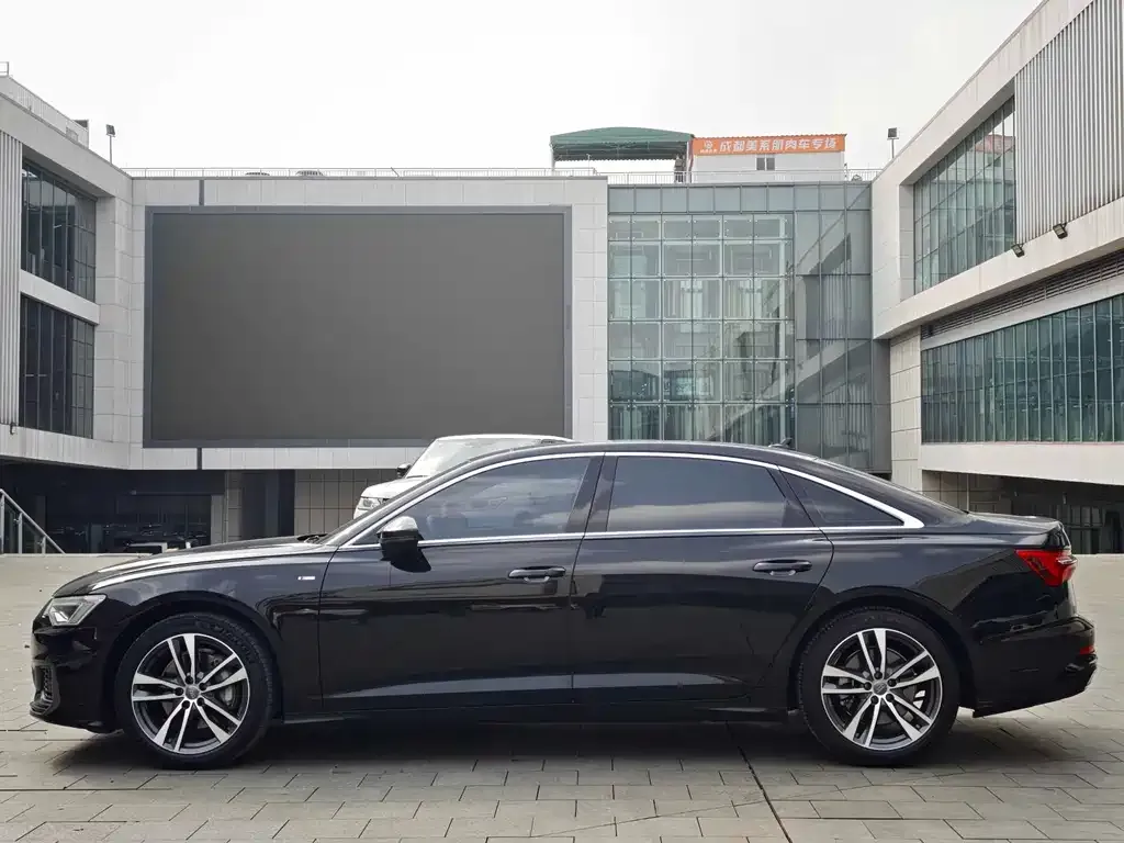 Audi A6L 2021 из CN, фото 2