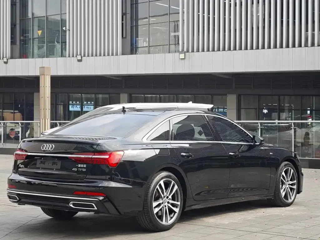 Audi A6L 2021 из CN, фото 9