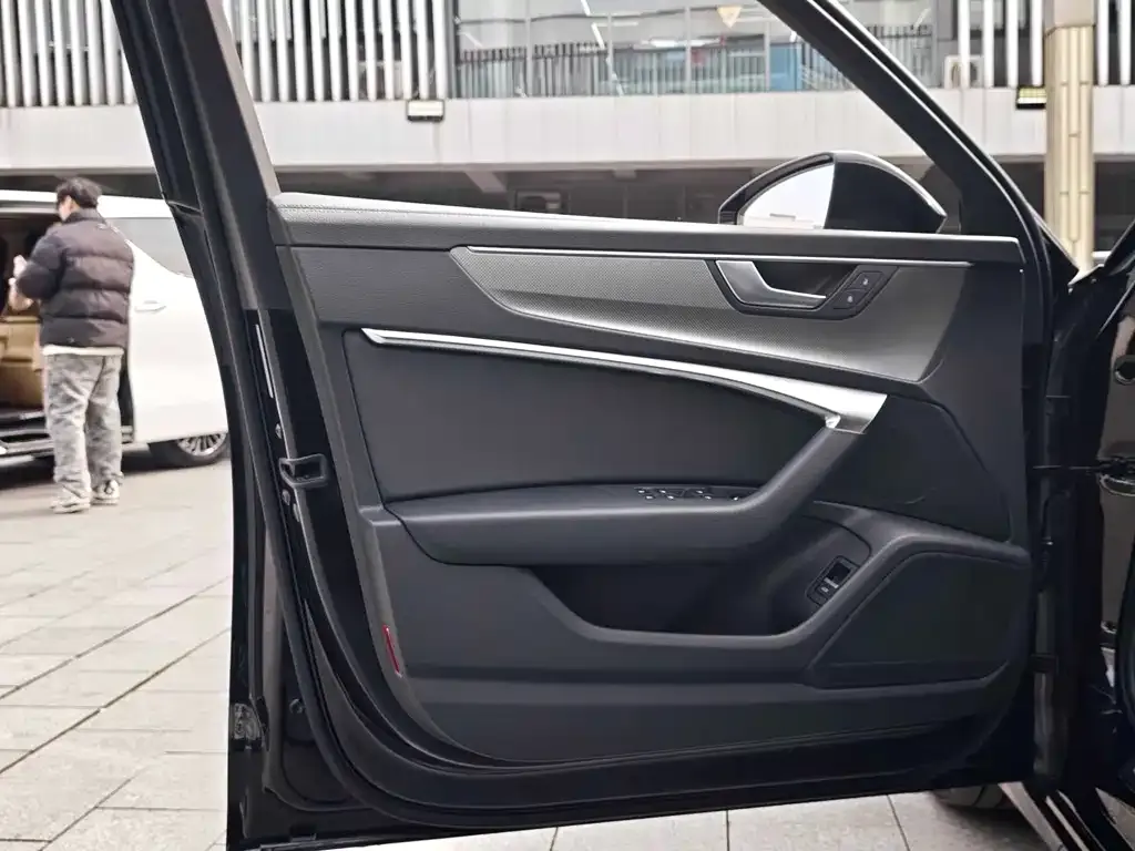 Audi A6L 2021 из CN, фото 4