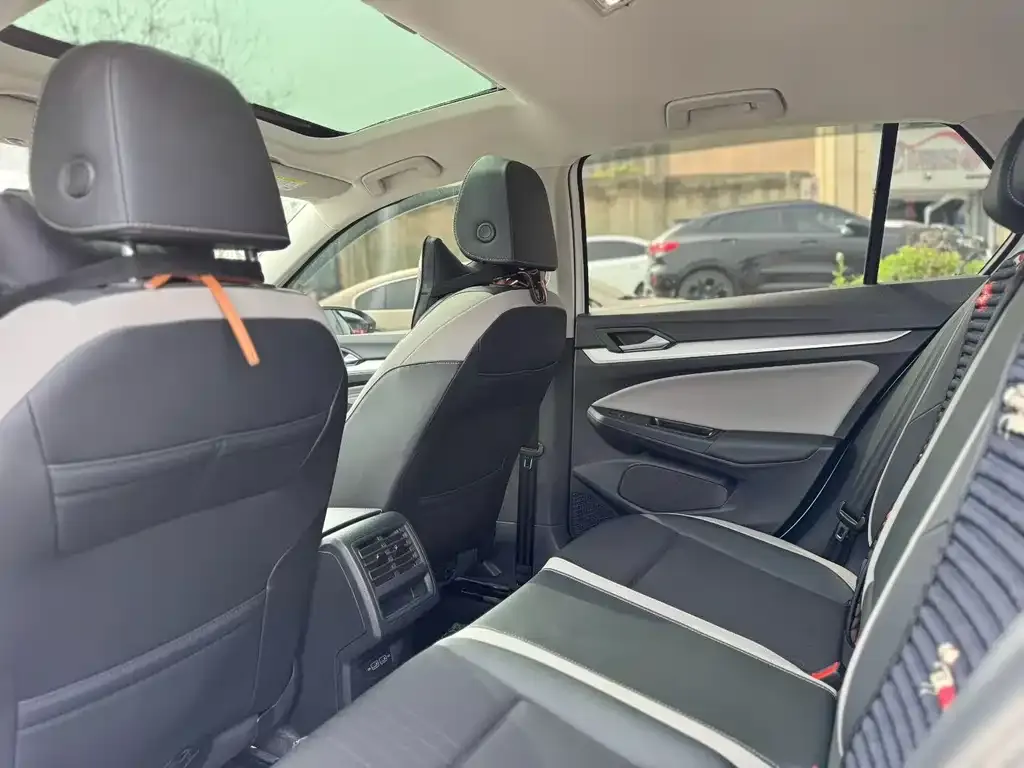 Volkswagen Golf 2021 из CN, фото 8