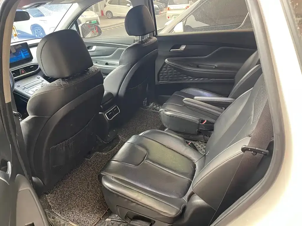 Hyundai Santa Fe 2023 из CN, фото 5