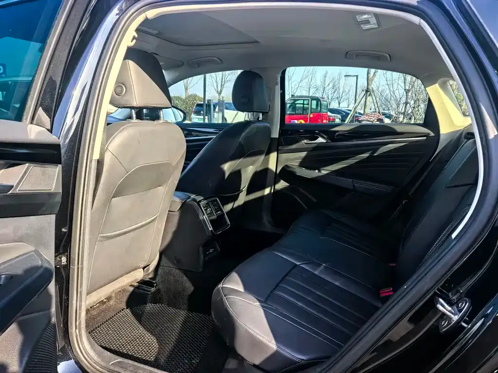 Volkswagen Passat — фото 2