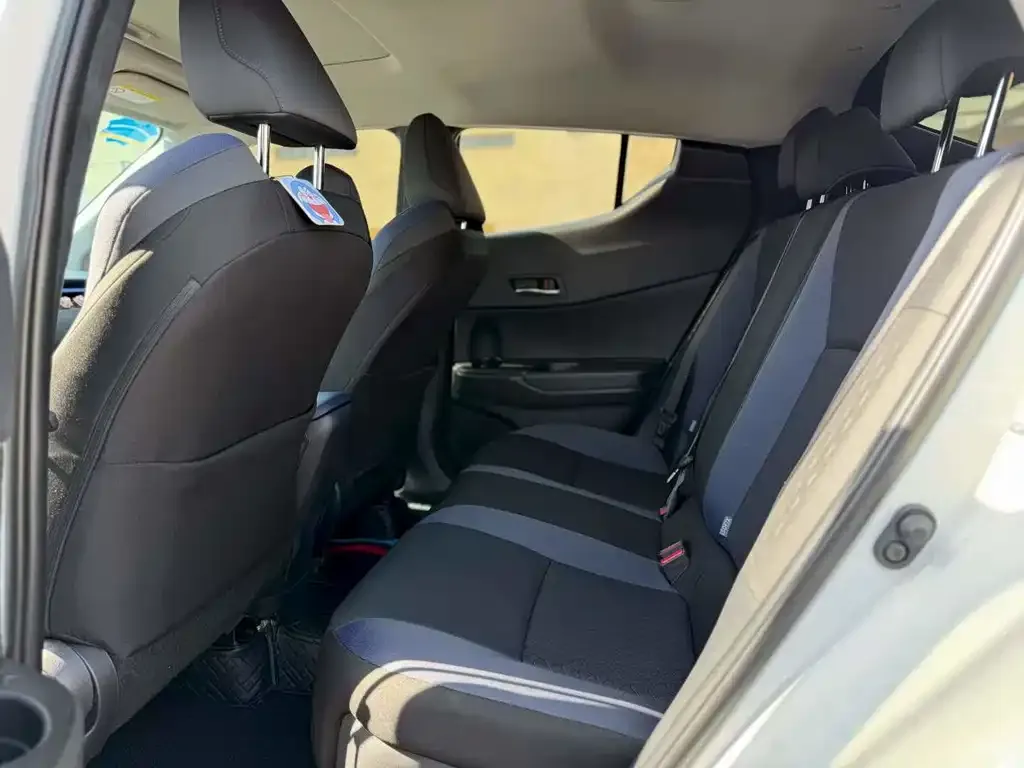 Toyota C-HR 2023 из CN, фото 6